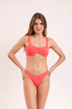 Laden Sie das Bild in den Galerie-Viewer, Model Front: Rio De Sol Oberteil Top Malibu-Folia Amelia
