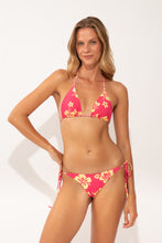 Laden Sie das Bild in den Galerie-Viewer, Model Front: Wednesday In Hawaii By Rio De Sol Unterteil Bottom Pua-Guava Kaleia-Comfy

