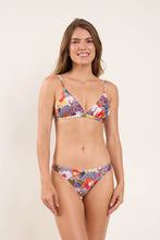 Laden Sie das Bild in den Galerie-Viewer, Model Front: Rio De Sol Unterteil Bottom Garden-Flower Essential-Comfy
