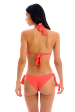 Laden Sie das Bild in den Galerie-Viewer, Model Back: Rio De Sol Oberteil Top Dots-Tabata Tri-Mel
