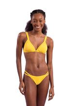 Laden Sie das Bild in den Galerie-Viewer, Model Front: Rio De Sol Unterteil Bottom Malibu-Yellow Mini-Duo
