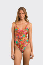 Laden Sie das Bild in den Galerie-Viewer, Model Front: Rio De Sol Badeanzug Tropics Hype
