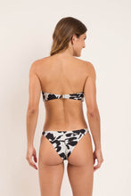 Laden Sie das Bild in den Galerie-Viewer, Model Back: Rio De Sol Unterteil Bottom Poppy Leblon
