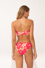 Laden Sie das Bild in den Galerie-Viewer, Model Back: Wednesday In Hawaii By Rio De Sol Oberteil Top Pua-Guava Lani
