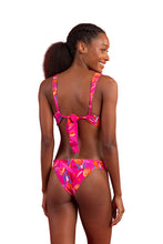 Laden Sie das Bild in den Galerie-Viewer, Model Back: Rio De Sol Oberteil Top Flavors Halter-Marina
