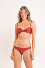 Laden Sie das Bild in den Galerie-Viewer, Model Front: Rio De Sol Unterteil Bottom Shimmer-Liquor Essential
