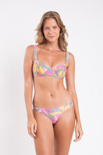 Laden Sie das Bild in den Galerie-Viewer, Model Front: Rio De Sol Oberteil Top Lyla Amelia
