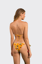 Laden Sie das Bild in den Galerie-Viewer, Model Back: Rio De Sol Oberteil Top Stories Tri-Inv
