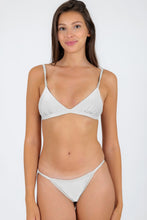 Laden Sie das Bild in den Galerie-Viewer, Gallery: Rio De Sol Set Set Shimmer-White Tri-Fixo California
