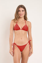 Laden Sie das Bild in den Galerie-Viewer, Model Front: Rio De Sol Unterteil Bottom Shimmer-Liquor Cheeky-Tie
