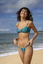 Laden Sie das Bild in den Galerie-Viewer, Image 05: Rio De Sol Set Set Rain Bandeau-Crispy Cheeky-Crispy
