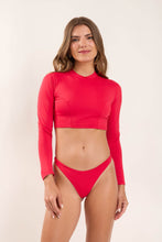 Laden Sie das Bild in den Galerie-Viewer, Model Front: Wednesday In Hawaii By Rio De Sol Oberteil Top Hibiscus Reef
