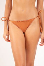 Laden Sie das Bild in den Galerie-Viewer, Gallery: Rio De Sol Unterteil Bottom Shimmer-Nocciola Frufru
