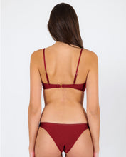 Laden Sie das Bild in den Galerie-Viewer, Image 06: Rio De Sol Set Set Shimmer-Divino Bandeau-Knot Essential
