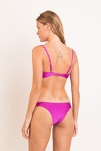 Laden Sie das Bild in den Galerie-Viewer, Model Back: Rio De Sol Oberteil Top Shimmer-Gaia Bandeau-Joy
