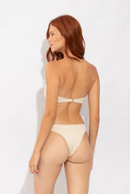 Laden Sie das Bild in den Galerie-Viewer, Model Back: Rio De Sol Unterteil Bottom Solar-Off Essential

