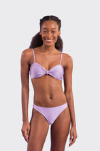 Laden Sie das Bild in den Galerie-Viewer, Model Front: Rio De Sol Oberteil Top Shimmer-Harmonia Bandeau-Joy

