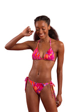 Laden Sie das Bild in den Galerie-Viewer, Model Front: Rio De Sol Unterteil Bottom Flavors Cheeky-Tie
