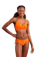 Laden Sie das Bild in den Galerie-Viewer, Model Front: Rio De Sol Oberteil Top Dots-Orange Kate
