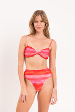 Laden Sie das Bild in den Galerie-Viewer, Model Front: Rio De Sol Oberteil Top Cher Bandeau-Joy
