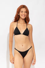 Laden Sie das Bild in den Galerie-Viewer, Model Front: Rio De Sol Unterteil Bottom Solar-Black Cheeky-Aya
