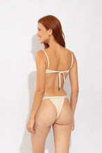 Laden Sie das Bild in den Galerie-Viewer, Model Back: Rio De Sol Oberteil Top Solar-Off Juliette
