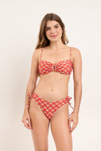 Laden Sie das Bild in den Galerie-Viewer, Model Front: Rio De Sol Unterteil Bottom Floral-Scales Lola
