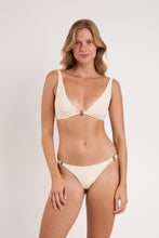Laden Sie das Bild in den Galerie-Viewer, Model Front: Rio De Sol Oberteil Top Malibu-Natural Agnes
