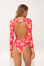 Laden Sie das Bild in den Galerie-Viewer, Model Back: Wednesday In Hawaii By Rio De Sol Badeanzug Pua-Guava Surf
