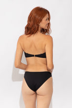 Laden Sie das Bild in den Galerie-Viewer, Model Back: Rio De Sol Unterteil Bottom Solar-Black Essential-Comfy
