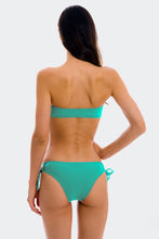 Laden Sie das Bild in den Galerie-Viewer, Model Back: Rio De Sol Oberteil Top Opal Bandeau-Reto
