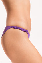 Laden Sie das Bild in den Galerie-Viewer, Image 09: Rio De Sol Set Set Amuleto Bandeau-Crispy Cheeky-Crispy
