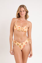 Laden Sie das Bild in den Galerie-Viewer, Model Front: Rio De Sol Unterteil Bottom Mosaico Lola
