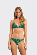 Laden Sie das Bild in den Galerie-Viewer, Model Front: Rio De Sol Set Set Wilds Tri-Fixo Essential-Comfy
