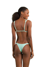 Laden Sie das Bild in den Galerie-Viewer, Model Back: Rio De Sol Oberteil Top Malibu-Menta Tri-Duo

